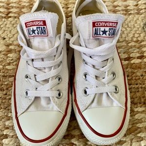 White CONVERSE (almost brand new).